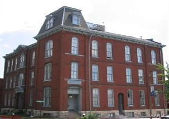 Townhouse for sale at 1047 Lafayette Ave #E, Saint Louis, MO 63104 | MLS# 25020167