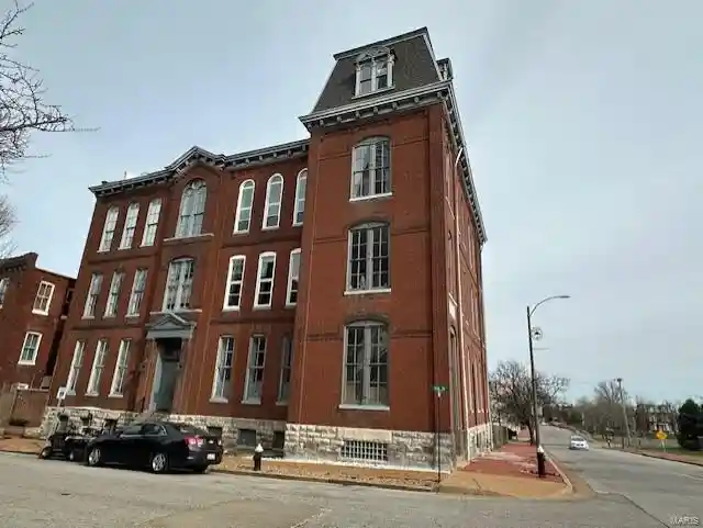Listing Photo 2 - Condo for sale in 1047 Lafayette Ave located at 1047 Lafayette Ave, St. Louis, MO 63104 - Unit 1047 Lafayette Ave