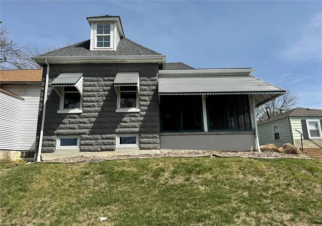 Photo 1 of Single family home for sale at 3663 Steins St, Saint Louis, MO 63116 | MLS# 25020178 | Listing updated on 2025-04-03
