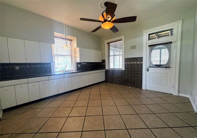 Photo 3 of Single family home for sale at 3663 Steins St, Saint Louis, MO 63116 | MLS# 25020178 | Listing updated on 2025-04-03