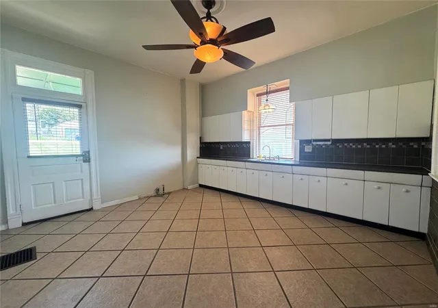 Photo 4 of Single family home for sale at 3663 Steins St, Saint Louis, MO 63116 | MLS# 25020178 | Listing updated on 2025-04-03