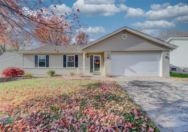 Photo 1 of Single family home for sale at 2933 Hameln Dr, Saint Charles, MO 63301 | MLS# 25020179 | Listing updated on 2025-04-03