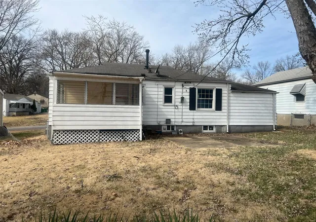 Photo 2 of Single family home for sale at 10114 Tappan Dr, Saint Louis, MO 63137 | MLS# 25020186 | Listing updated on 2025-04-01