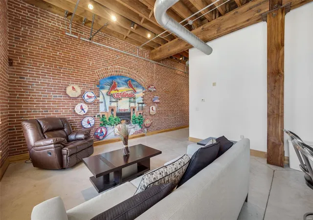 Photo 1 of Condo for sale at 1004 Spruce St #514, Saint Louis, MO 63102 | MLS# 25020188 | Listing updated on 2025-04-01
