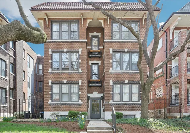 Photo 1 of Condo for sale at 5522 Waterman Blvd, Saint Louis, MO 63112 | MLS# 25020266 | Listing updated on 2025-04-02
