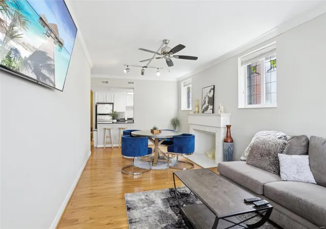 Photo 2 of Condo for sale at 5522 Waterman Blvd, Saint Louis, MO 63112 | MLS# 25020266 | Listing updated on 2025-04-02