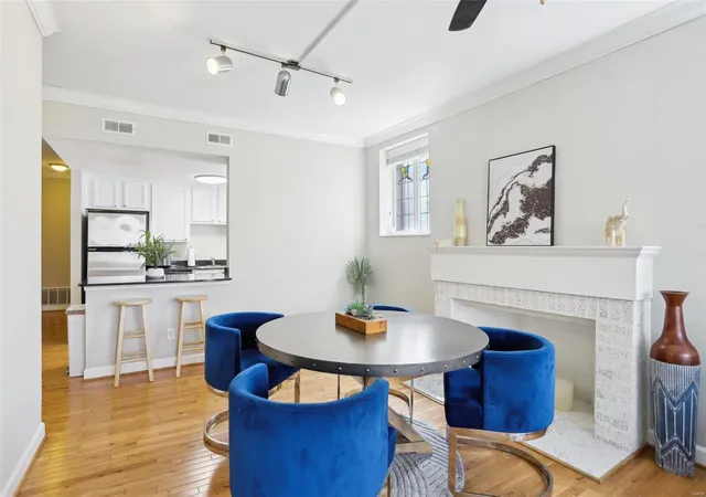 Photo 3 of Condo for sale at 5522 Waterman Blvd, Saint Louis, MO 63112 | MLS# 25020266 | Listing updated on 2025-04-02