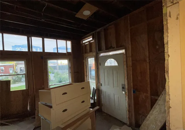 Photo 4 of Single family home for sale at 2242 Osage St, Saint Louis, MO 63118 | MLS# 25020294 | Listing updated on 2025-04-03