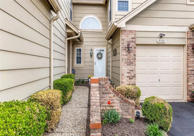 Photo 1 of Townhouse for sale at 3105 Autumn Shrs Dr, Maryland Heights, MO 63043 | MLS# 25020311 | Listing updated on 2025-04-04