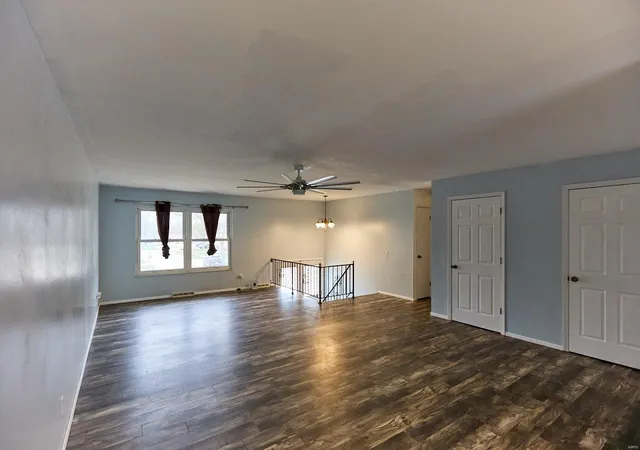Photo 3 of Single family home for sale at 10962 Kingsmere Dr, Saint Louis, MO 63123 | MLS# 25020313 | Listing updated on 2025-04-03