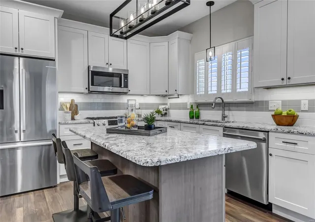 Photo 2 of Single family home for sale at 13219 Tablerock Dr, Saint Louis, MO 63122 | MLS# 25020321 | Listing updated on 2025-04-03