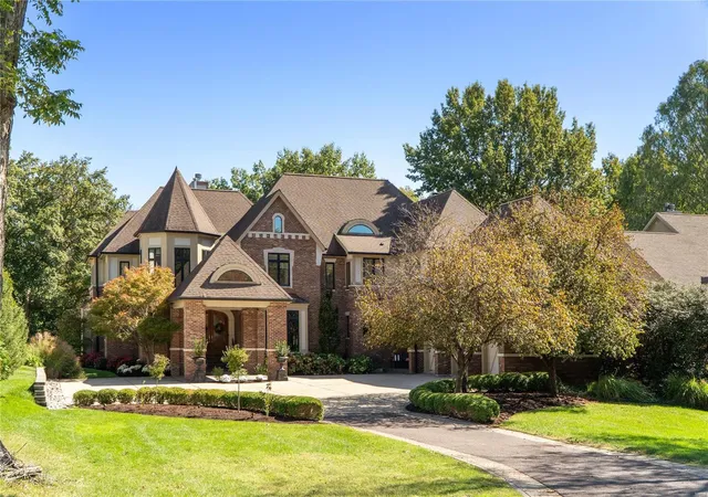 Photo 1 of Single family home for sale at 1208 Lay Rd, Saint Louis, MO 63124 | MLS# 25020344 | Listing updated on 2025-04-02