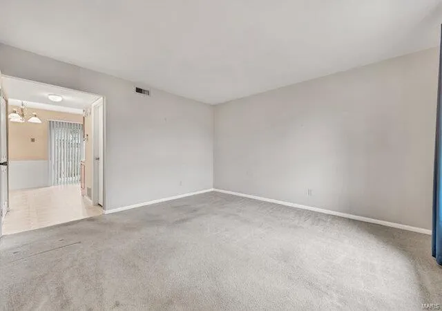 Photo 3 of Townhouse for sale at 1918 Union Rd, Saint Louis, MO 63125 | MLS# 25020436 | Listing updated on 2025-04-04