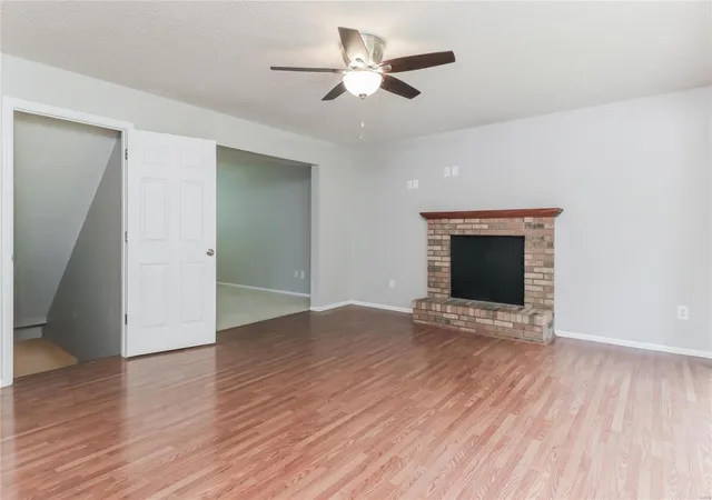 Photo 2 of Single family home for sale at 1826 Basket Oak Dr, Saint Charles, MO 63303 | MLS# 25020517 | Listing updated on 2025-04-02
