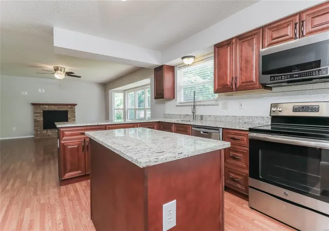 Photo 3 of Single family home for sale at 1826 Basket Oak Dr, Saint Charles, MO 63303 | MLS# 25020517 | Listing updated on 2025-04-02