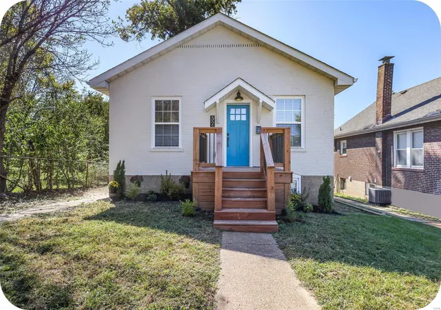 Photo 1 of Single family home for sale at 522 Hurck St, Saint Louis, MO 63111 | MLS# 25020525 | Listing updated on 2025-04-02