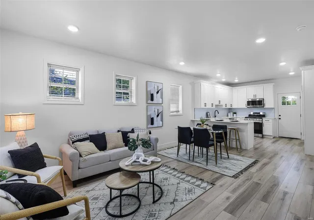 Photo 3 of Single family home for sale at 522 Hurck St, Saint Louis, MO 63111 | MLS# 25020525 | Listing updated on 2025-04-02