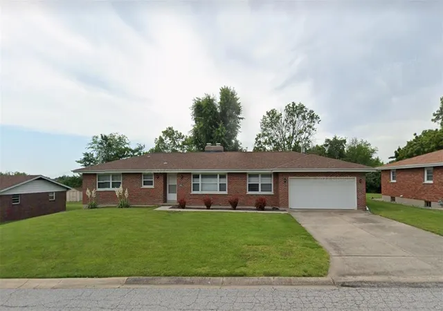 Photo 1 of Sale Pending at 3008 Imperial Dr, Saint Peters, MO 63303 | MLS# 25020578 | Listing updated on 2025-04-03