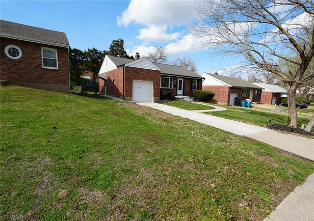 Photo 2 of Single family home for sale at 9235 Catalina Dr, Saint Louis, MO 63136 | MLS# 25020621 | Listing updated on 2025-04-03