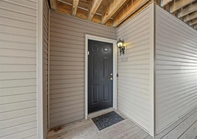 Photo 2 of Condo for sale at 1023 Saravalle Dr, Saint Peters, MO 63376 | MLS# 25020739 | Listing updated on 2025-04-03