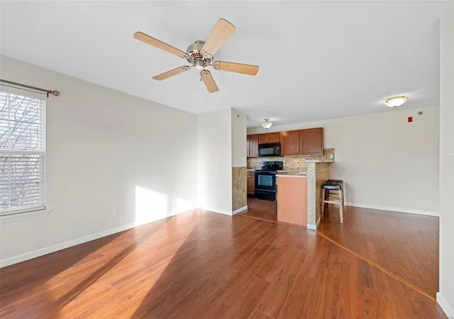 Photo 4 of Condo for sale at 1023 Saravalle Dr, Saint Peters, MO 63376 | MLS# 25020739 | Listing updated on 2025-04-03