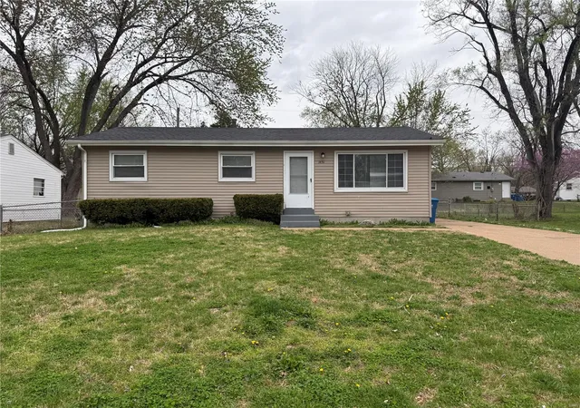 Photo 1 of Single family home for sale at 1451 Widefields Ln, Saint Louis, MO 63138 | MLS# 25020813 | Listing updated on 2025-04-03