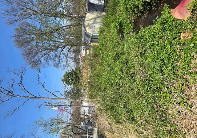 Photo 3 of Single family home for sale at 9637 Ridge Ave, Saint Louis, MO 63114 | MLS# 25020865 | Listing updated on 2025-04-04