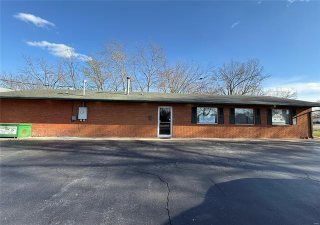 Photo 21 of Single family home for sale at 400 S Sturgeon St, Montgomery City, MO 63361 | MLS# 25020919 | Listing updated on 2025-04-04