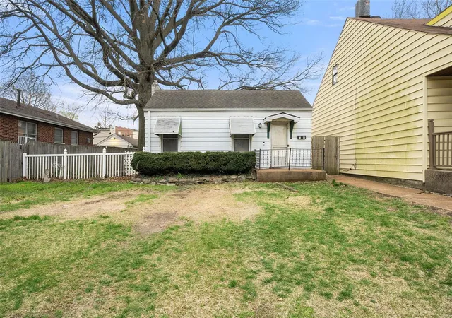 Photo 2 of Single family home for sale at 7140 Vermont Ave, Saint Louis, MO 63111 | MLS# 25020927 | Listing updated on 2025-04-04