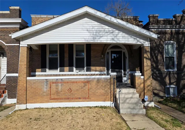 Photo 1 of Single family home for sale at 5211 Vermont Ave, Saint Louis, MO 63111 | MLS# 25020934 | Listing updated on 2025-04-04
