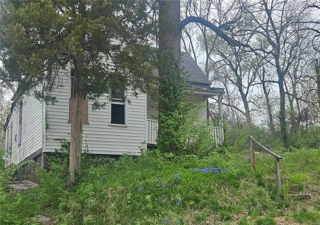 Photo 2 of Single family home for sale at 2319 Mclaran Ave, Saint Louis, MO 63136 | MLS# 25020955 | Listing updated on 2025-04-04