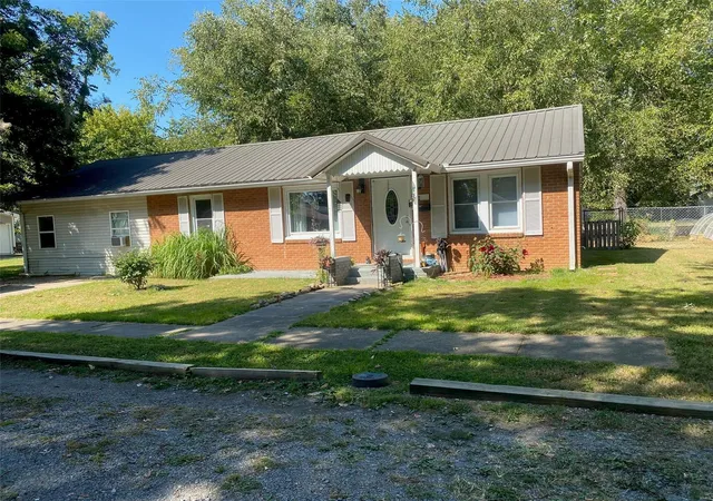 Photo 1 of Single family home for sale at 429 W Parker St, Chaffee, MO 63740 | MLS# 25021002 | Listing updated on 2025-04-04