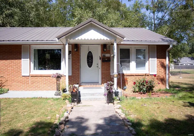 Photo 3 of Single family home for sale at 429 W Parker St, Chaffee, MO 63740 | MLS# 25021002 | Listing updated on 2025-04-04