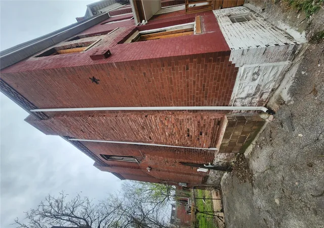 Photo 2 of Single family home for sale at 4816 Greer Ave, Saint Louis, MO 63115 | MLS# 25021048 | Listing updated on 2025-04-05
