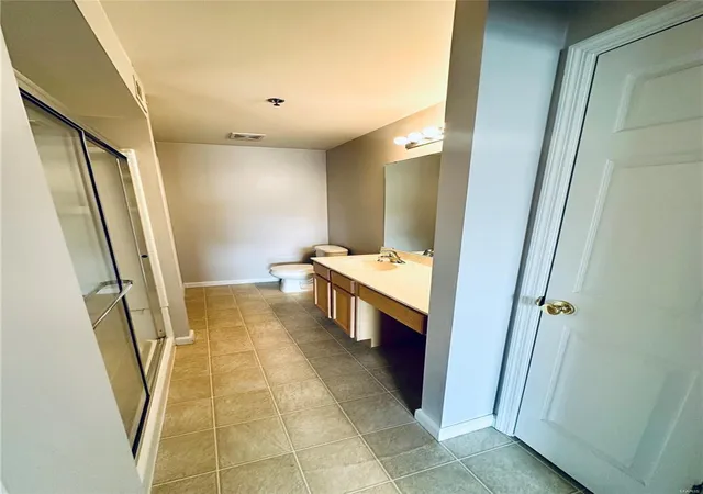 Listing Photo 4 - Condo for sale in building located at 521 Saravalle Dr, Saint Peters, MO 63376 - Unit #2A