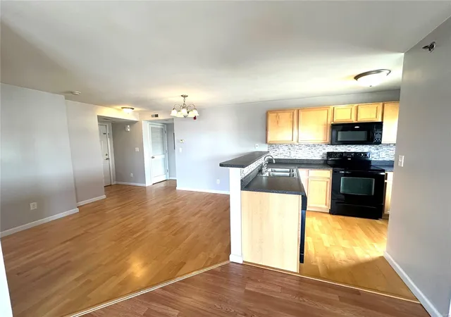 Listing Photo 2 - Condo for sale in building located at 521 Saravalle Dr, Saint Peters, MO 63376 - Unit #2A