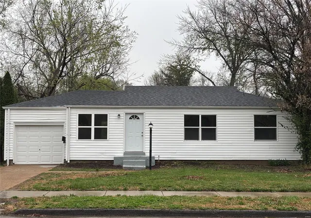 Photo 2 of Single family home for sale at 10256 Ashbrook Dr, Saint Louis, MO 63137 | MLS# 25021307 | Listing updated on 2025-04-07
