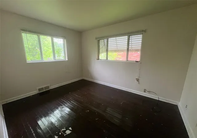 Photo 4 of Single Family Residence at 9350 Melanie Dr, Saint Louis, MO 63137 | MLS# MIS25032067 | | Sold on 2025-08-11