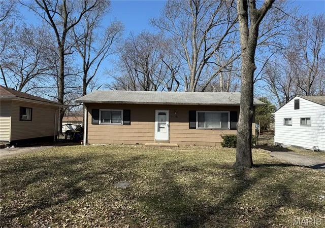 Photo 1 of Sale Pending at 10521 Earl Dr, Saint Louis, MO 63136 | MLS# MIS25032999 | Listing updated on 2026-06-03