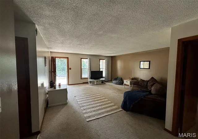 Photo 3 of Multi Family at 627 Hendricks Dr #627 & 629, Mexico, MO 65265 | MLS# MIS25033866 | | Sold on 2025-09-26
