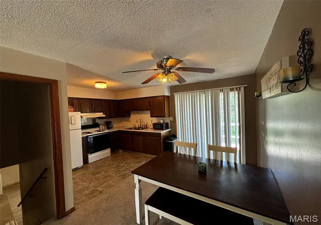 Photo 4 of Multi Family at 627 Hendricks Dr #627 & 629, Mexico, MO 65265 | MLS# MIS25033866 | | Sold on 2025-09-26