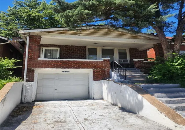 Single family home for sale at 2829 Abner Pl, Saint Louis, MO 63120 | MLS# MIS25034521 | Listing updated on 2025-07-19
