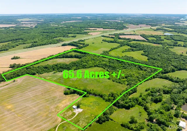Photo 4 of Farm at 19358 Hwy Ff, New London, MO 63459 | MLS# MIS25034542 |  | Sold on 2025-11-26