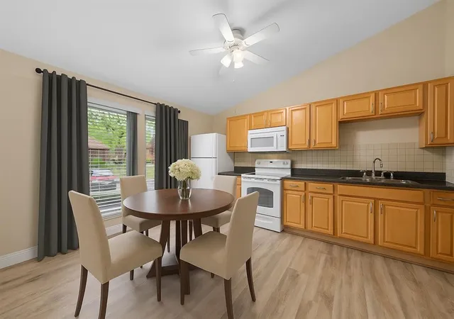 Photo 2 of Condominium at 4361 Tavistock Cir, Saint Louis, MO 63129 | MLS# MIS25035965 | | Sold on 2025-06-25