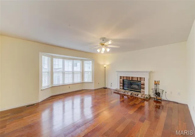 Photo 1 of Single Family Residence at 12118 Fahrpark Ln, Saint Louis, MO 63146 | MLS# MIS25039183 |  | Sold on 2025-09-25