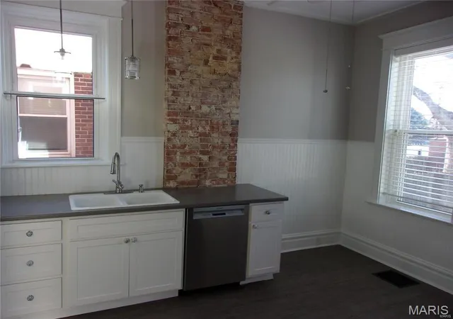Photo 2 of Multi Family at 4657 Idaho Ave, Saint Louis, MO 63111 | MLS# MIS25040249 | | Sold on 2025-10-31
