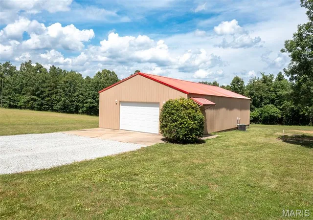 Photo 5 of Cabin at 1100 Madison 9259, Fredericktown, MO 63645 | MLS# MIS25040509 | | Sold on 2025-07-25
