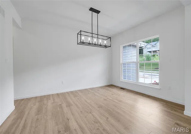 3rd image of 2410 Chukka Dr, Eureka, MO 63025 | MLS# MIS25040519