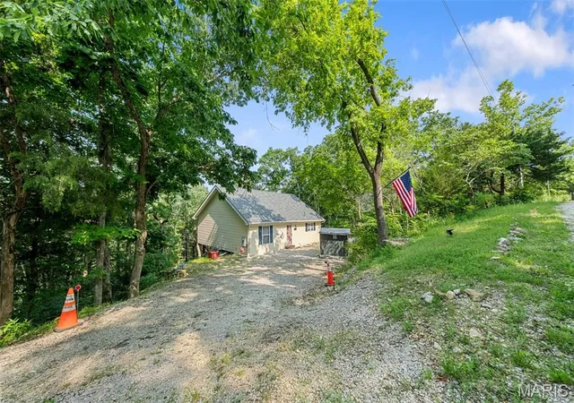 Photo 3 of Single Family Residence at 28 Cedar Dr, New Florence, MO 63363 | MLS# MIS25041240 | | Sold on 2025-08-28