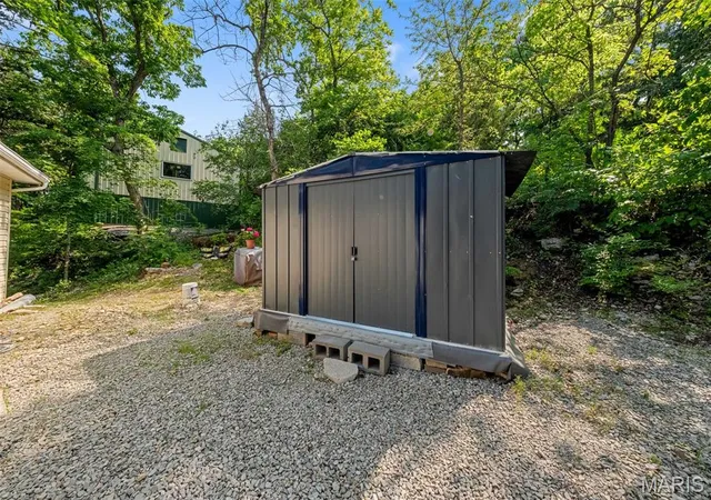 Photo 4 of Single Family Residence at 28 Cedar Dr, New Florence, MO 63363 | MLS# MIS25041240 | | Sold on 2025-08-28